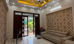 NHÀ MỚI ĐẸP – MIẾU 2 LÊ CHÂN – Ô TÔ CÁCH NHÀ 15 BƯỚC CHÂN

Vị trí thuộc ngõ Kafa Hồ Sen đi vào,-anh-14