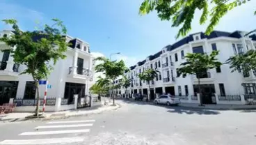 ♨ ♨ Còn duy nhất 10 căn nhà phố xây dựng sẵn, sổ hồng trao tay. Chiếc khấu lên tới 5%, nhận nhà ngay Mặt tiền đường Tân Phước Khánh 32, phường Tân Phước Khánh, Thành Phố Tân Uyên, tỉnh Bình Dương. Liền kề khu công nghiệp nên dễ dàng cho các chuyên-anh-1