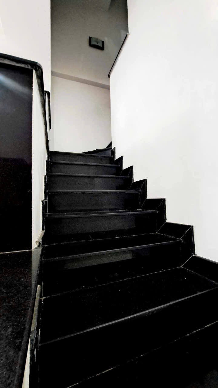 NHÀ MT Đẹp 3 Tầng 69m SHR Giá Chỉ 5 Tỷ 30  Nguyễn Ảnh Thủ Tân Chánh Hiệp Quận 12 Xe Hơi Ngủ Trong-anh-3