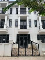 Nhà phố mặt tiền Tân Phước Khánh 32, Tp. Tân Uyên -BD , giá chỉ 2,4 tỷ, SHR-anh-1