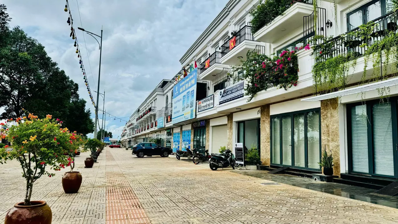 Nhà phố tại khu đô thị Ân Phú - mặt tiền Hà Huy Tập rộng 30m-anh-3
