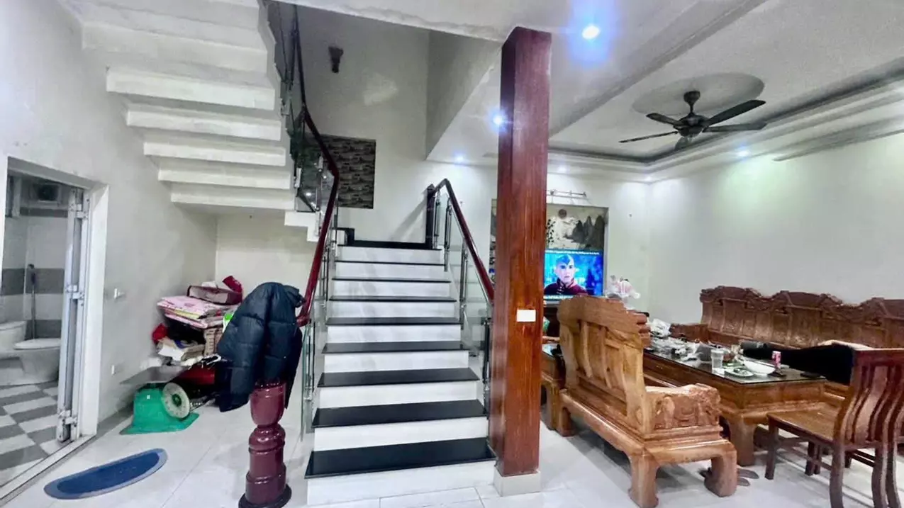 Nhỉnh 8 tỷ đường- Ô tô thông dt rộng  50m2 x 4 tầng, mặt tiền 5m -lý tưởng kê đồ rất đẹp-anh-3