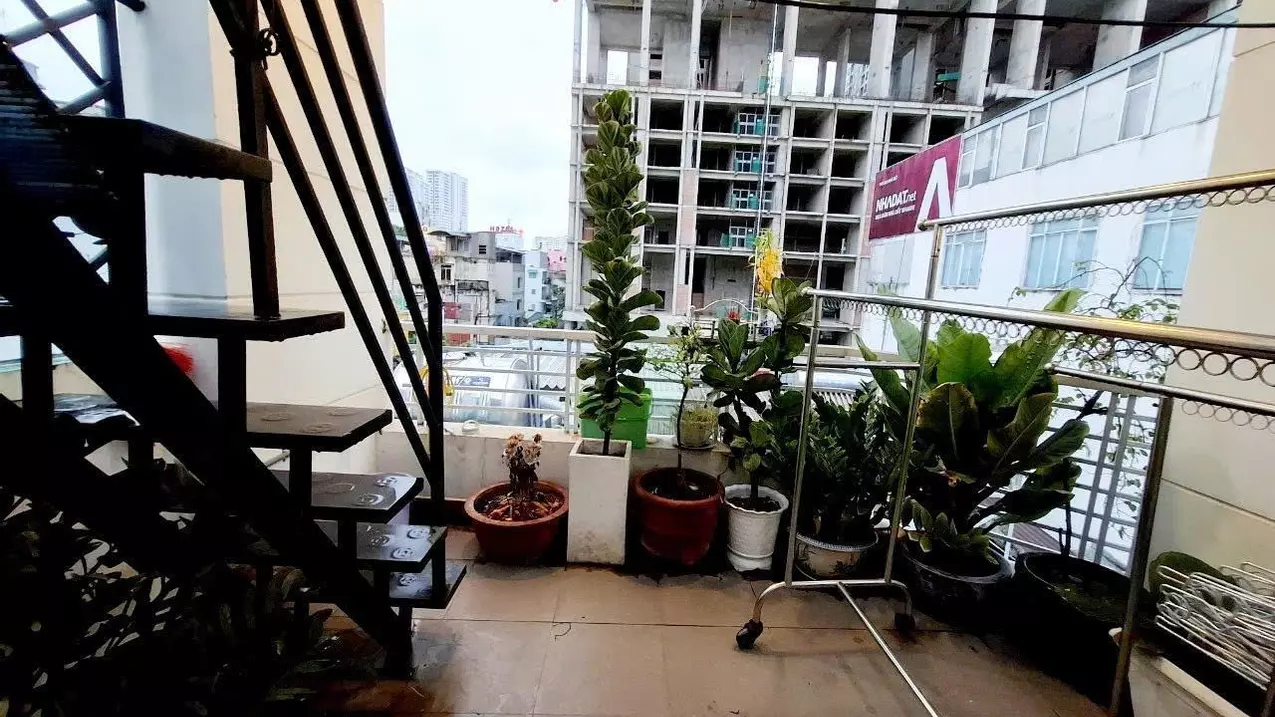 QUẬN 1, CÔ BẮC - CHỈ 1 CĂN RA MẶT TIỀN TRUNG TÂM QUẬN 1 XA HOA, 4 TẦNG CÓ SÂN THƯỢNG MỚI ĐẸP - ĐỐI-anh-2