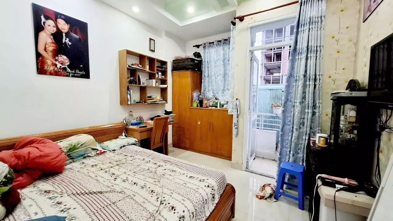 QUẬN 1, CÔ BẮC - CHỈ 1 CĂN RA MẶT TIỀN TRUNG TÂM QUẬN 1 XA HOA, 4 TẦNG CÓ SÂN THƯỢNG MỚI ĐẸP - ĐỐI-anh-4