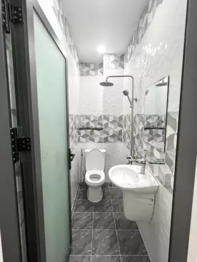 Cần bán gấp nhà 1 trệt 2 lầu, 54m2 4PN - 3WC, sổ hồng hoàn công, giá 4 tỷ 8 TL, LH: 0388 668 882 gặp Tâm ( zalo )-anh-1