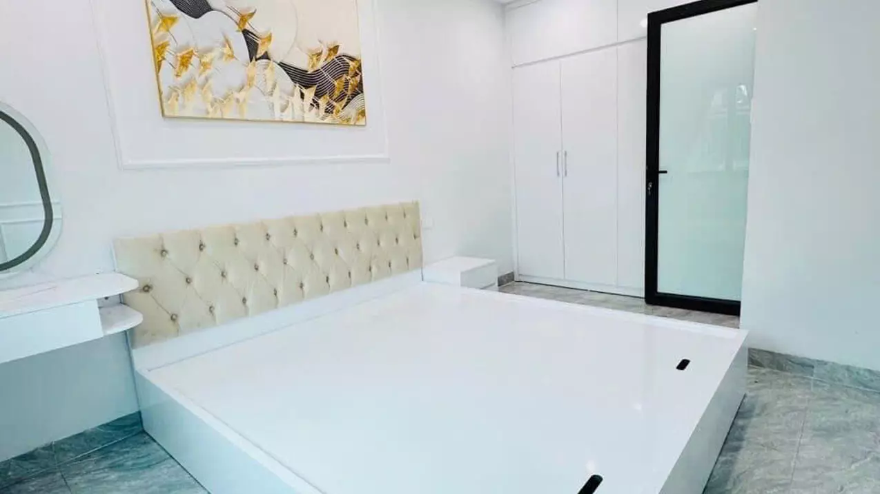 SANG SỊN TẠI NGỌC LÂM LONG BIÊN 38 M x 7 TẦNG - CHỈ  10.2 TỶ. CÓ 

BỚT Ô TÔ VÀO NHÀ - KINH DOANH-anh-2