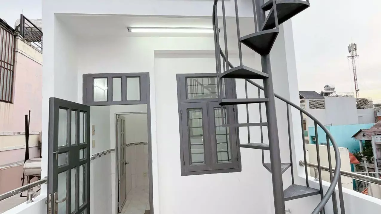 Sát mặt tiền hẻm xe hơi Q4
Ngang 6 Dài 4,65m 
Đúc bê tông 4 tấm 
GIẢM NGAY 500 TRIỆU 

HƠN 2,-anh-1