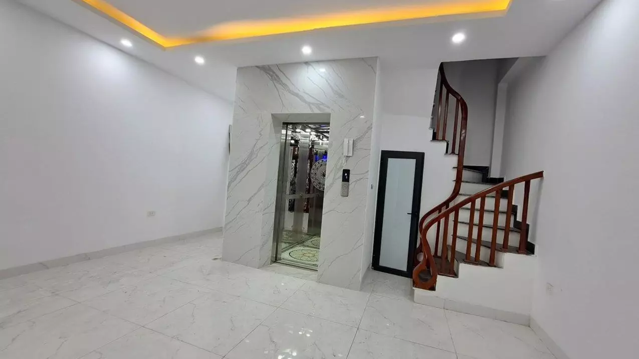 SIÊU PHẨM - TRUNG TÂM ĐỐNG ĐA - 6 TẦNG THANG MÁY MỚI TINH - HAI THOÁNG - GẦN Ô TÔ VÀI BƯỚC CHÂN RA-anh-2
