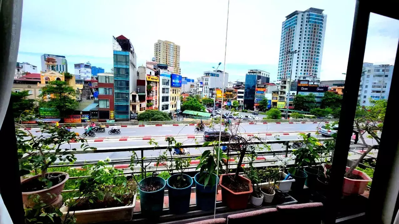 TÂY SƠN, ĐỐNG ĐA. 30M2 5 TẦNG MT 5M GIÁ 10 TỶ- LÔ GÓC- HIẾM NHÀ BÁN- 2 MẶT PHỐ- KINH DOANH SẦM UẤT.-anh-1