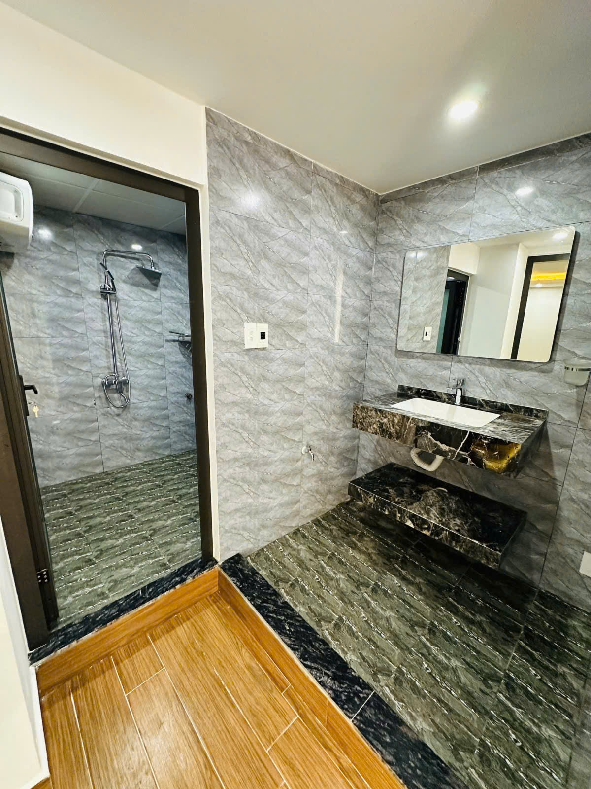 Thiết kế hiện đại, kiệt 5m vài bước chân ra Nguyễn Hữu Thọ , Hải Châu, Đà Nẵng-anh-5