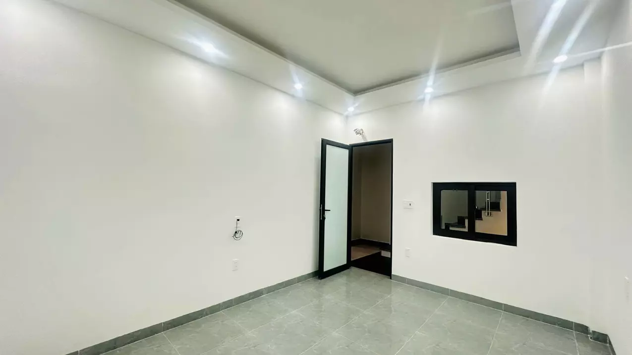 TRUNG HÀNH Ô TÔ ĐỖ CỬA DUY NHẤT 1 CĂN-anh-5