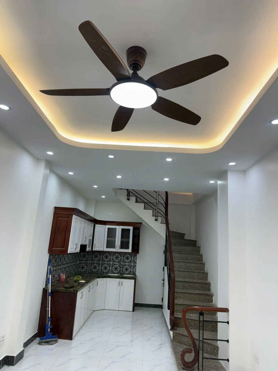 TỨ LIÊN - TÂY HỒ - DT35M2 X5T - MT4M - 5.6 TỶ - GẦN HỒ TÂY - THOÁNG SÁNG VÔ CÙNG-anh-2