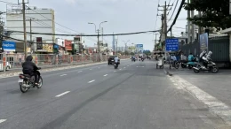 ban-nha-dien-tich-khung-hem-o-to-ngang-12m-khong-qh-tai-thu-duc