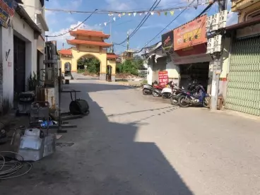 nha-hem-xe-hoi-an-ninh-yen-tinh-gan-chung-cu-celadon-34-ty