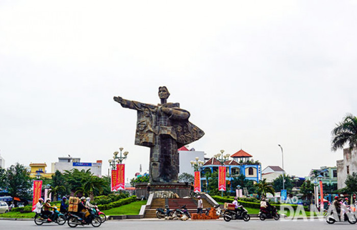 100-m2-mat-tien-dien-bien-phu-gia-sap-ham
