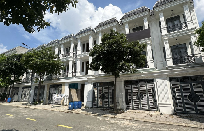 ban-nha-4pn-70m2-di-an-binh-duong-35-ty