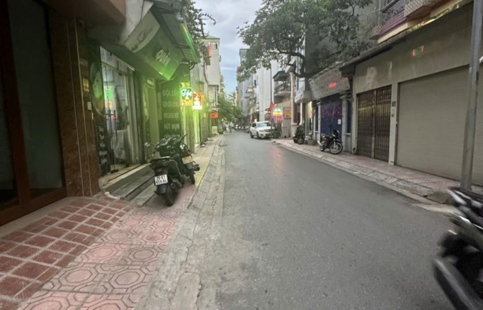 ban-nha-rieng-tai-duong-ngoc-lam
