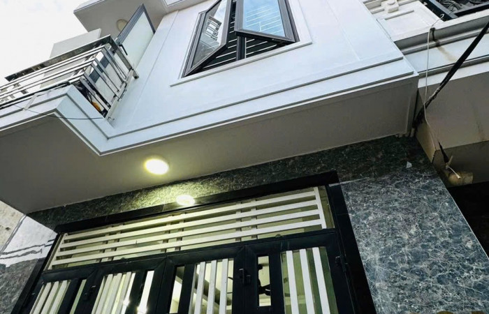 ban-nha-tran-duy-hung-mat-tien-3m6-15-ty-5