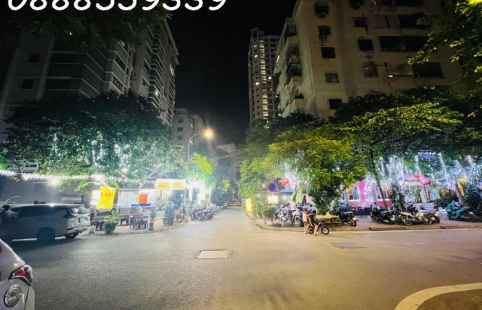 can-ban-nha-xuan-dinh-o-to-do-truoc-cua-139m2