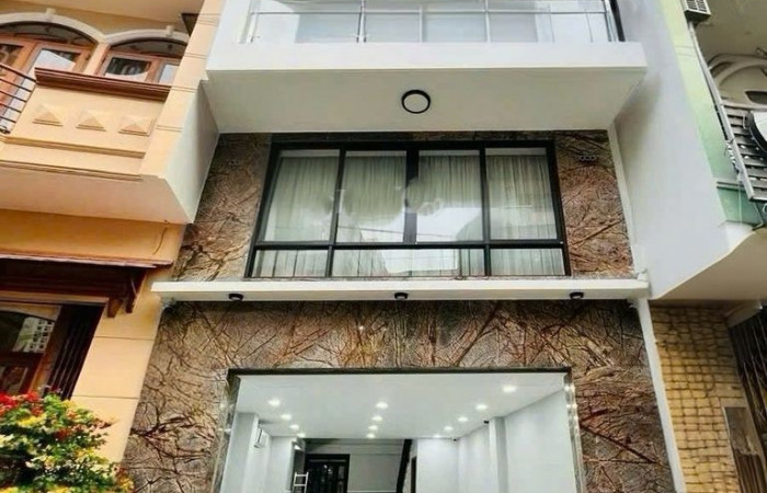 nha-3-lau-phan-huy-ich-p14-dt-5x18m-hem-xe-tai